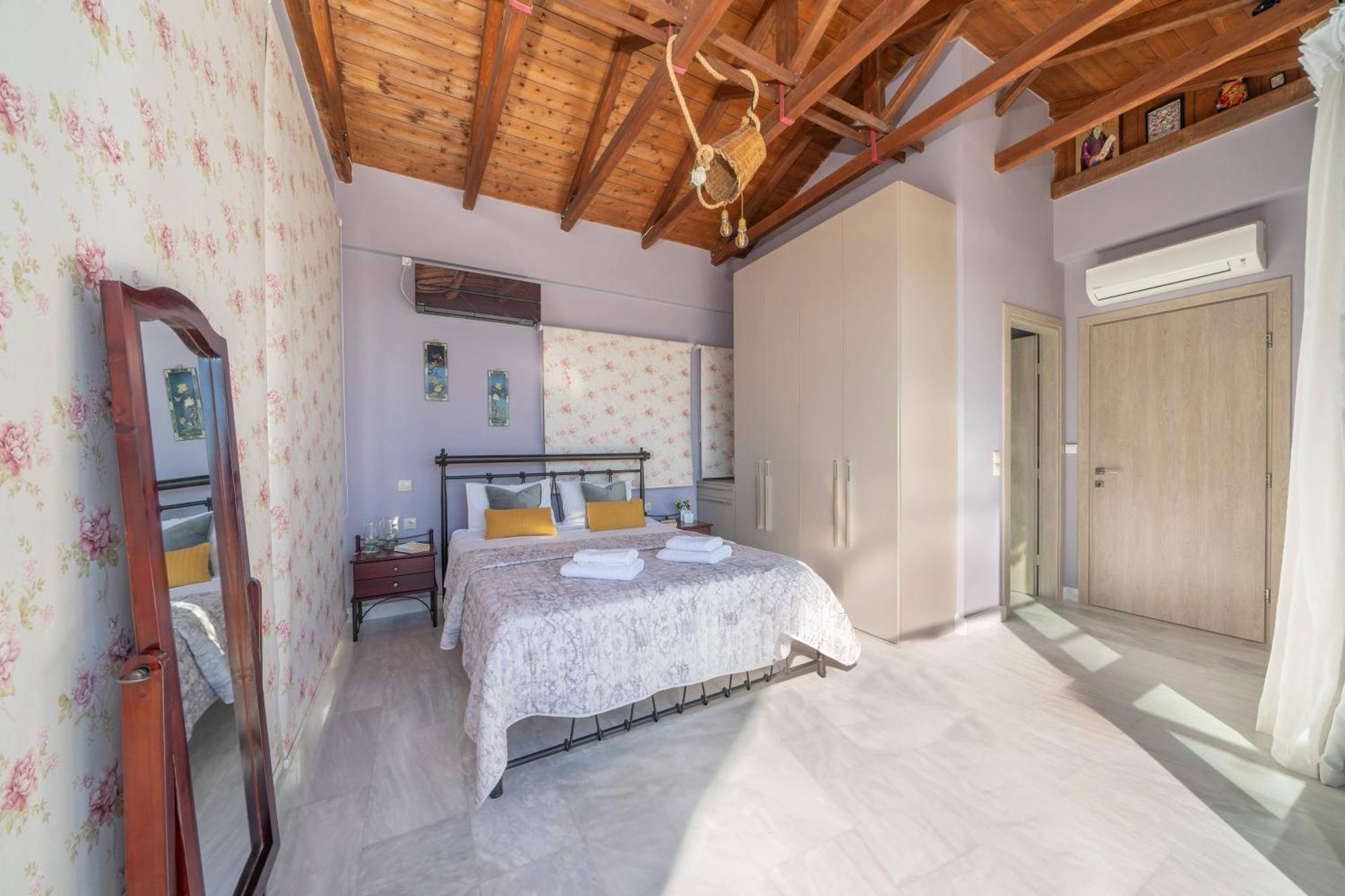 Sea Rock Apartment Agia Efimia Bagian luar foto