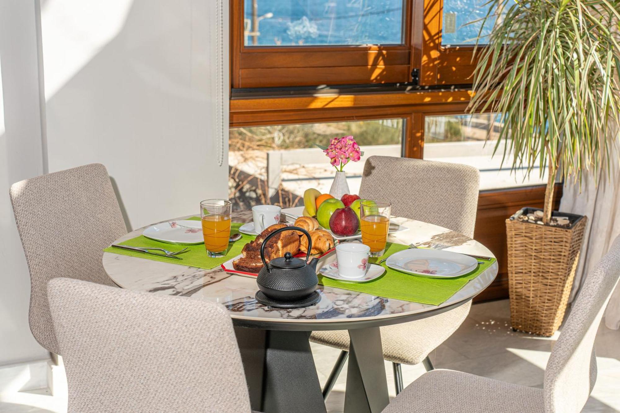 Sea Rock Apartment Agia Efimia Bagian luar foto