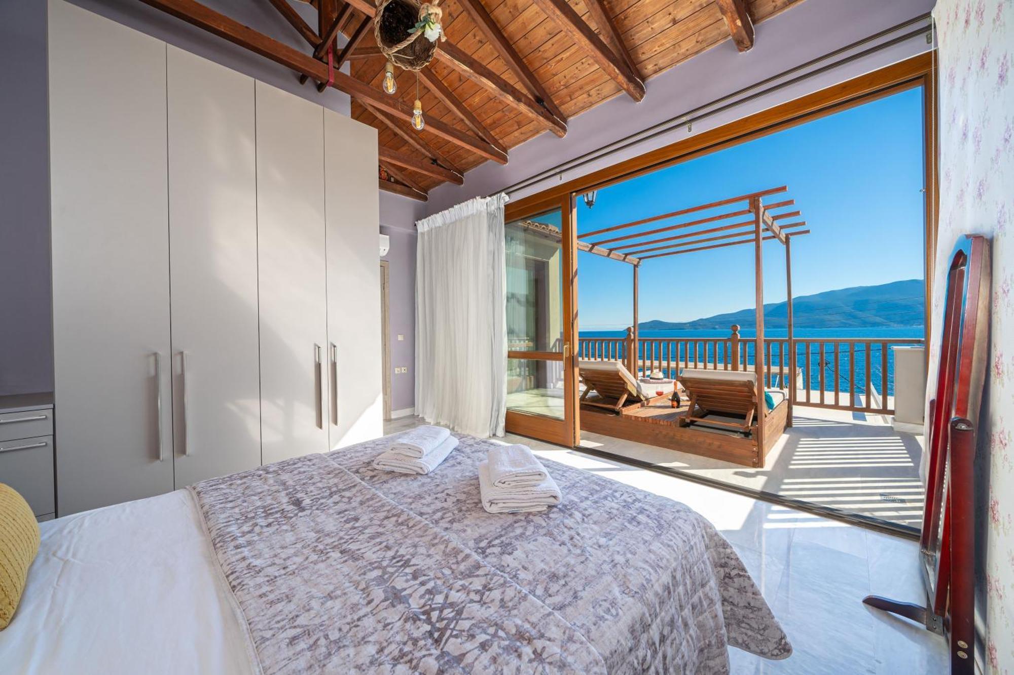 Sea Rock Apartment Agia Efimia Bagian luar foto