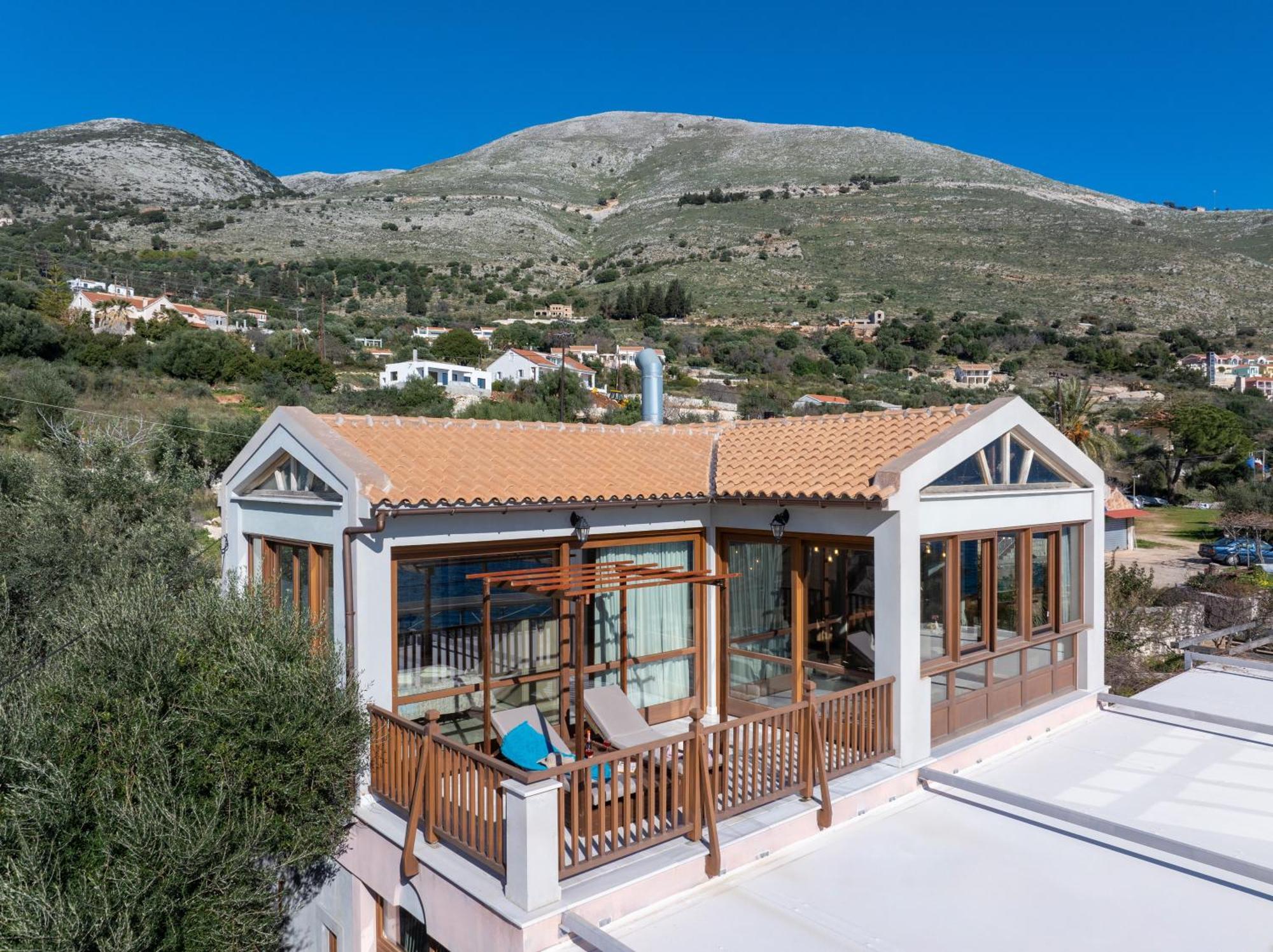 Sea Rock Apartment Agia Efimia Bagian luar foto