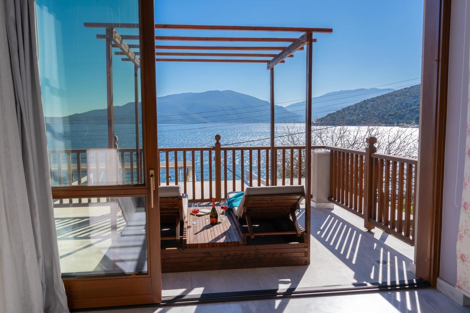 Sea Rock Apartment Agia Efimia Bagian luar foto